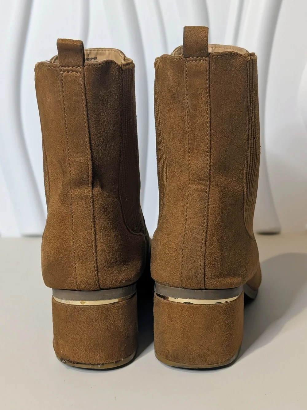 Express Camel Faux Suede Pointed Toe Chelsea Ankle Boots Size 8